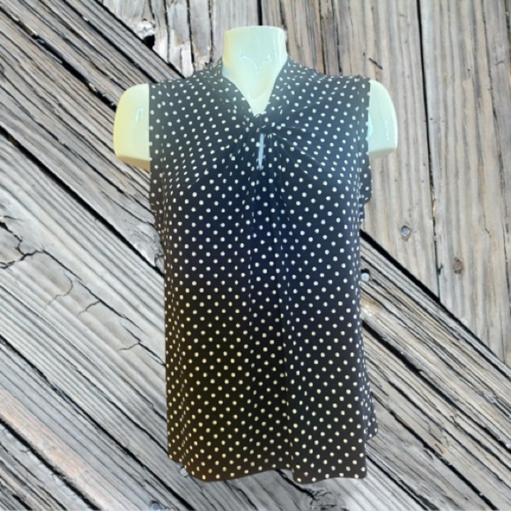 💙 Tommy Hilfiger Sleeveless Polka Dot Blouse – Size L (Pre-Owned)